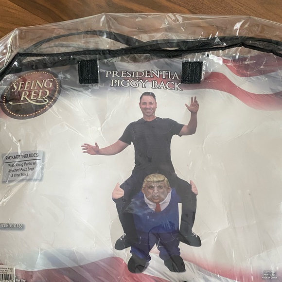 Halloween Presidential Piggy Back Costume. Original Packaging. - Picture 3 of 4